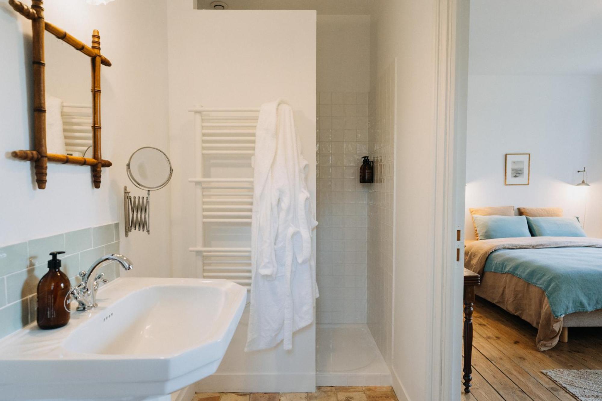 La Maison Pelloquin Bed & Breakfast Bernieres-sur-Mer
